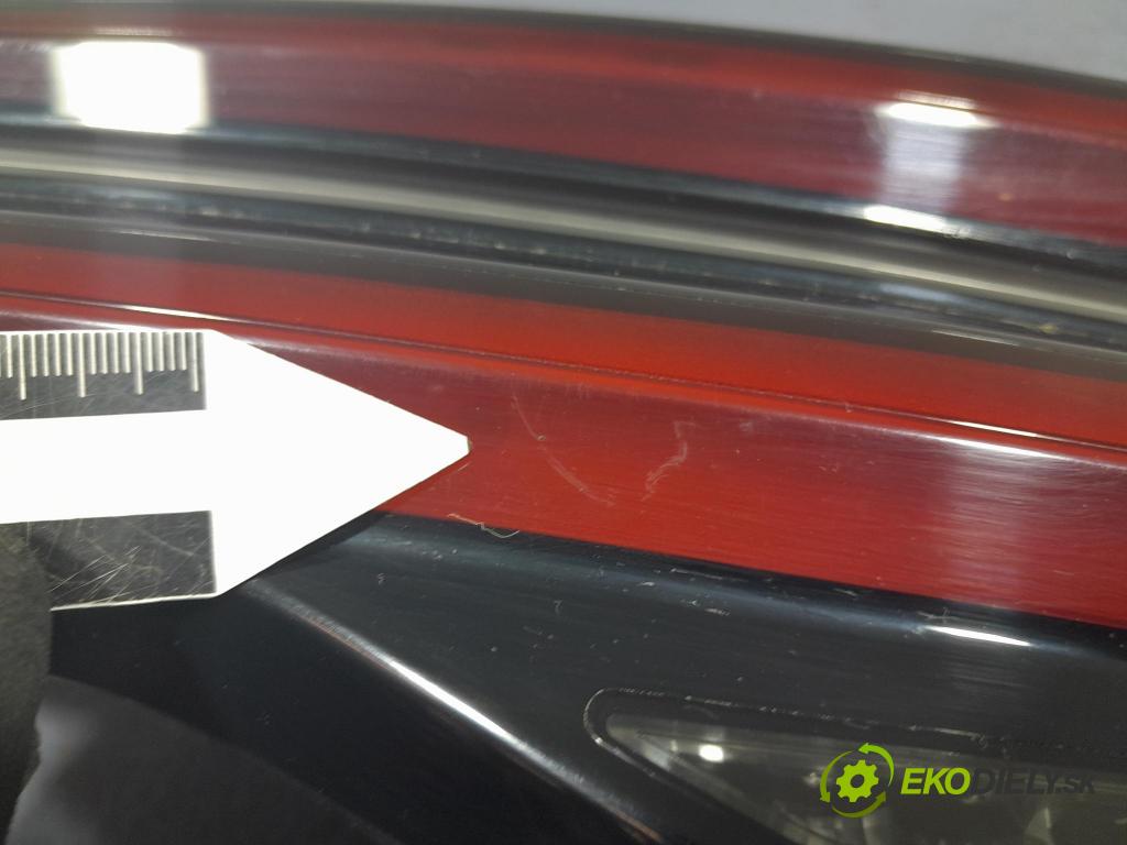Bmw X3 2022 svetlo / reflektor zad Prava: Vnútri: 9463056