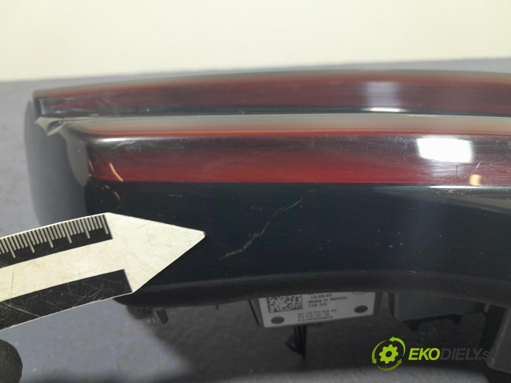 Bmw X3 2022 svetlo / reflektor zad Prava: Vnútri: 9463056