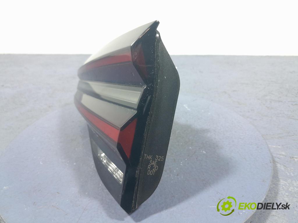 Bmw X3 2022 svetlo / reflektor zad Prava: Vnútri: 9463056
