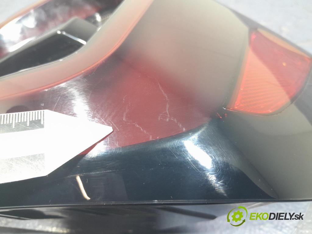 Bmw X3 2022 svetlo / reflektor zad Prava: Vonkajsia: 9463050