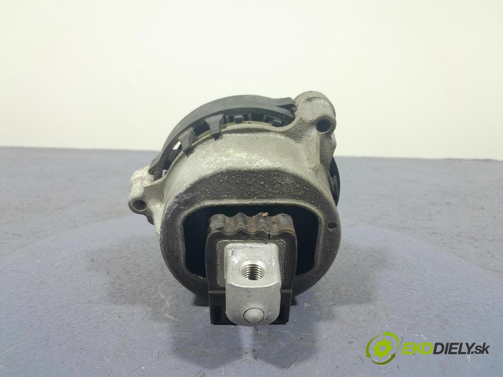 Bmw X3 2022 Vankúš/: držiak Motor: 6860495