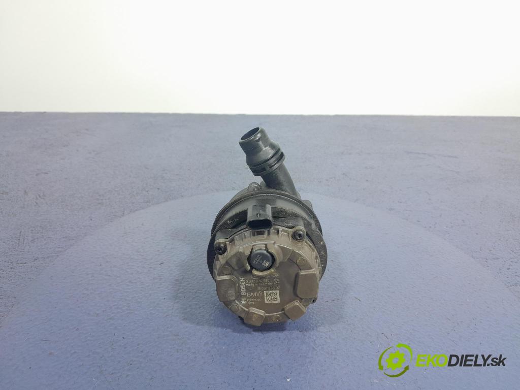 Bmw X3 2022 čerpadlo Voda: 8651288