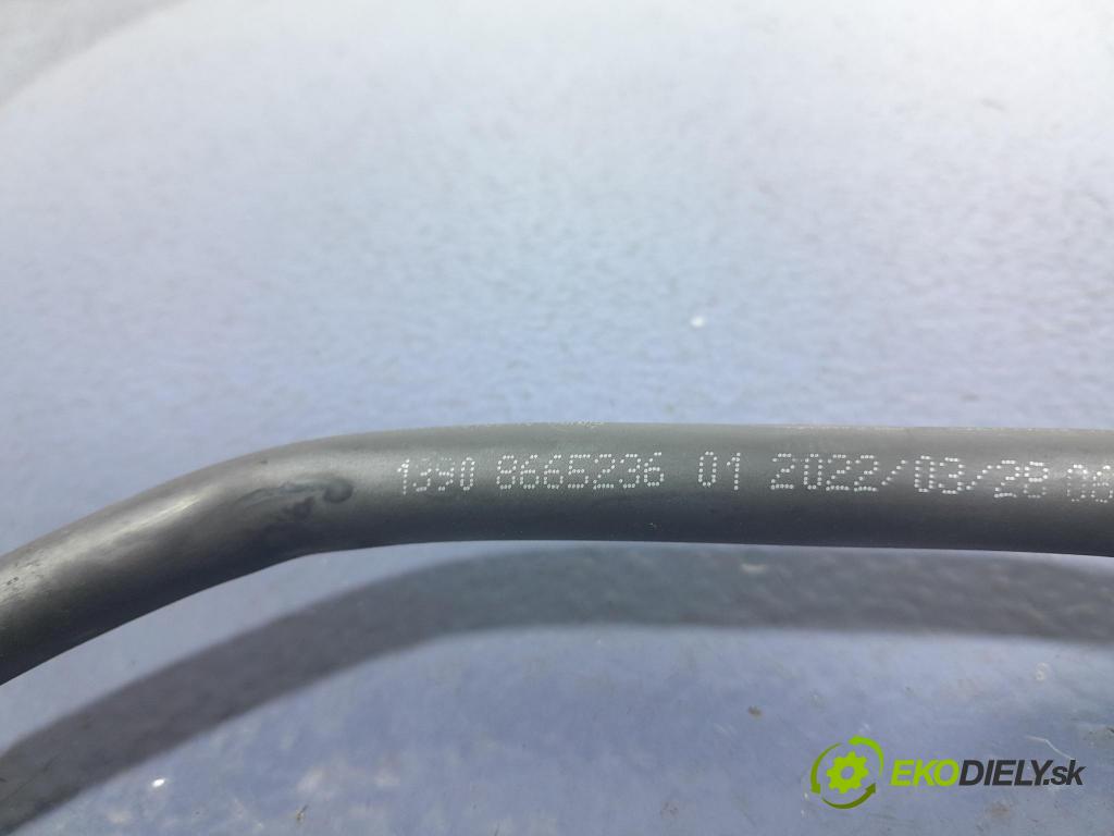 Bmw X3 2022 trubka Vzduch: 8665236