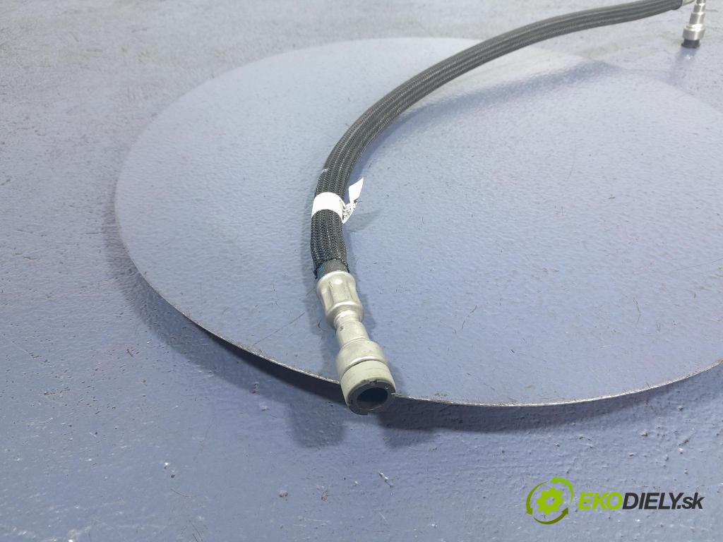 Bmw X3 2022 rúrka paliva 8678407