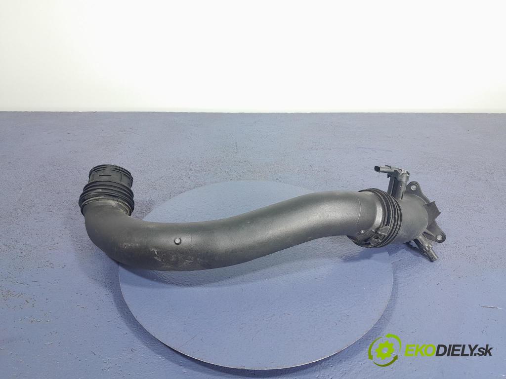Bmw X3 2022 trubka Vzduch: 8601683