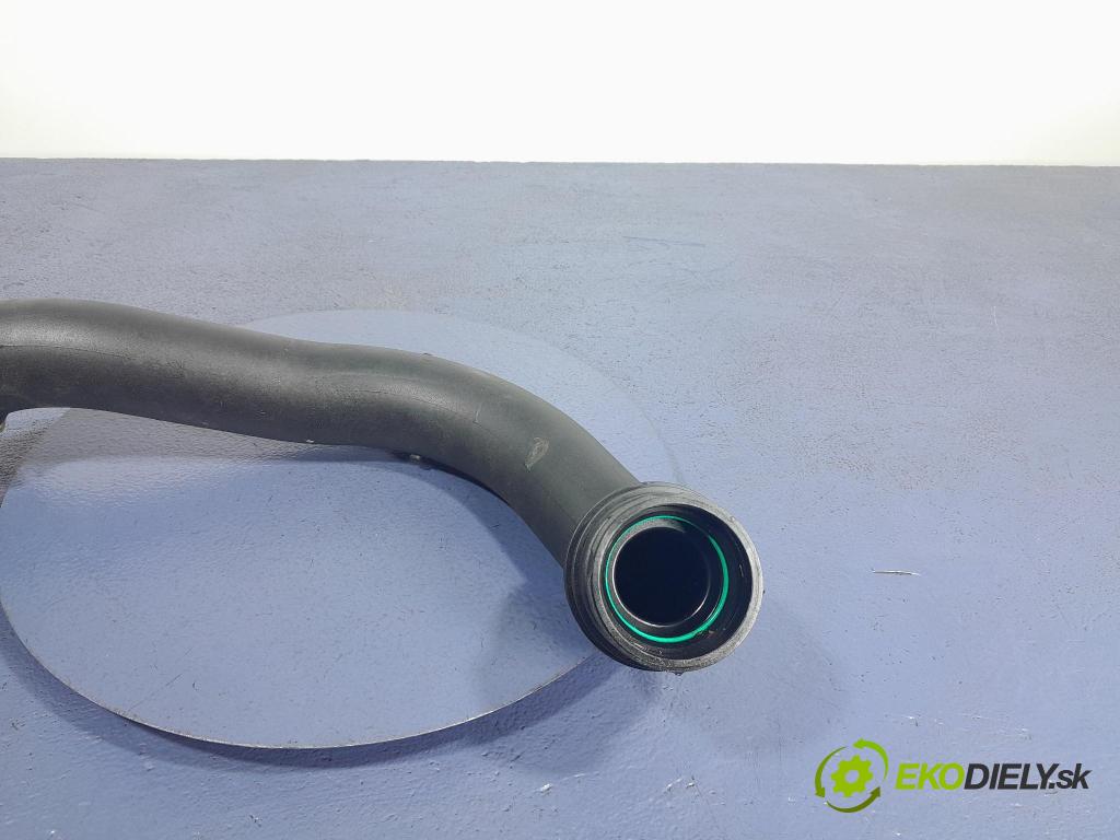 Bmw X3 2022 trubka Vzduch: 8601683