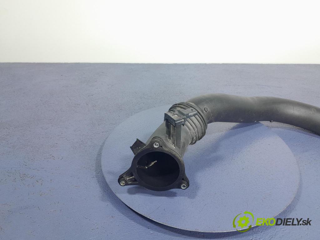 Bmw X3 2022 trubka Vzduch: 8601683