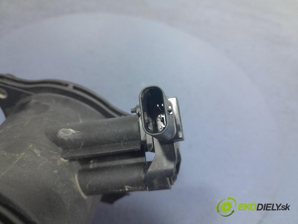 Bmw X3 2022 trubka Vzduch: 8601683