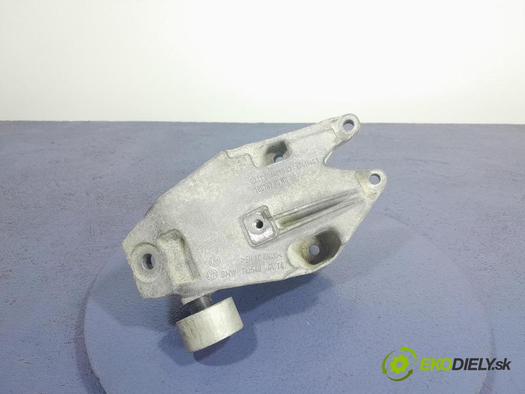 Bmw X3 2022 Vankúš/: držiak Motor: 6864595