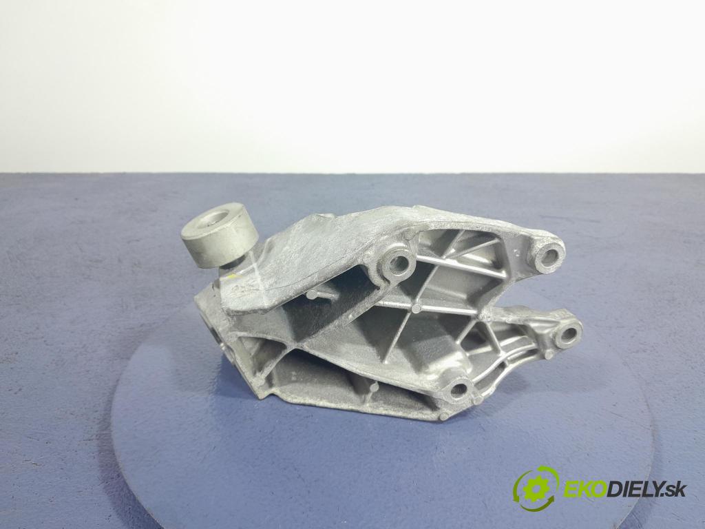 Bmw X3 2022 Vankúš/: držiak Motor: 6864595