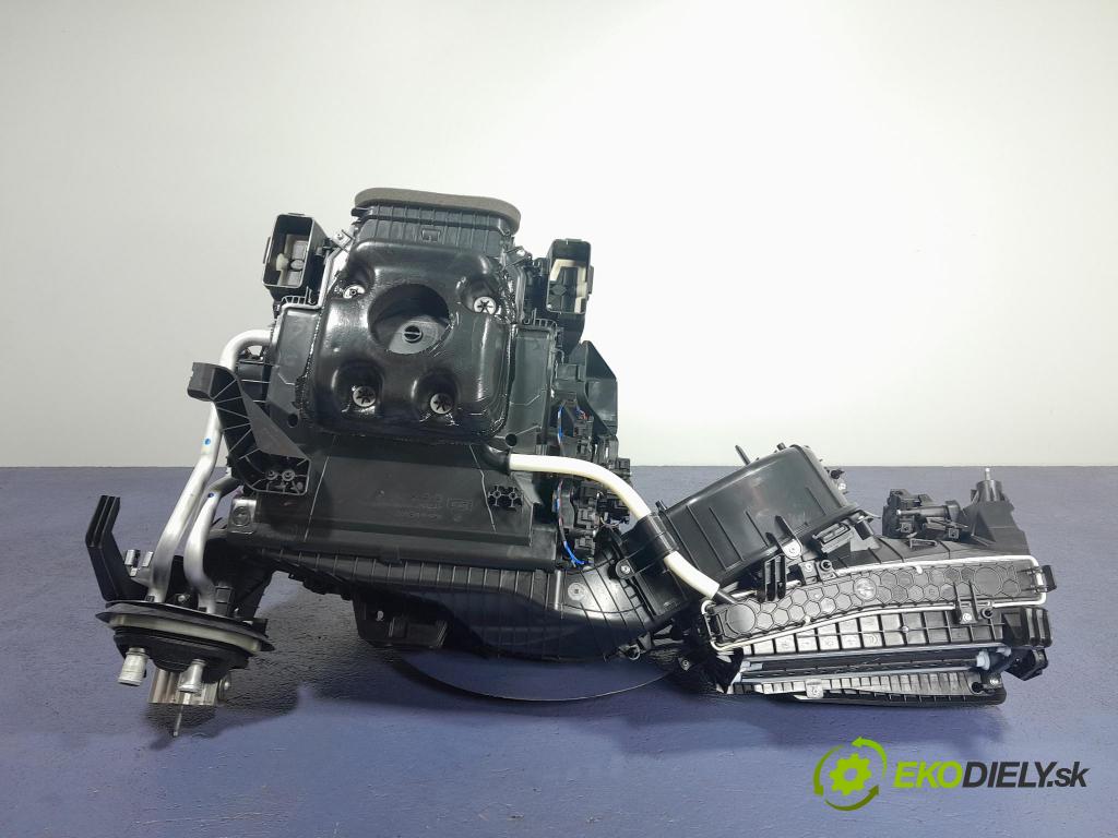Bmw X3 2022 radiátor 7942068