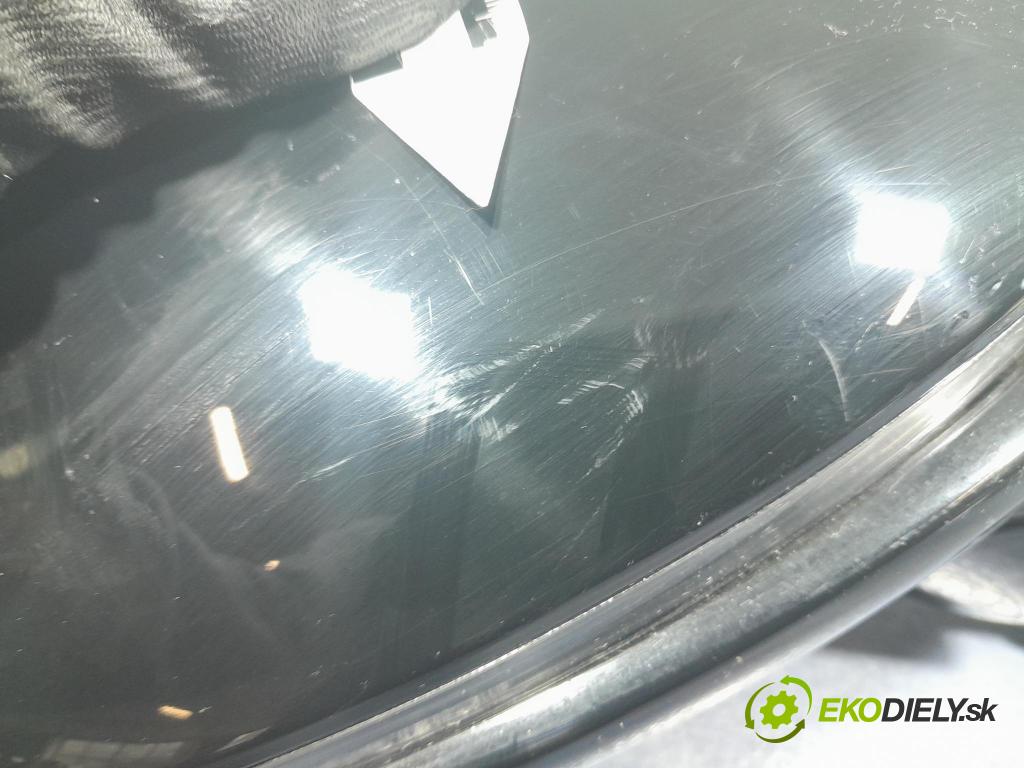 Porsche Cayenne 2019 zpětné zrcátko prave