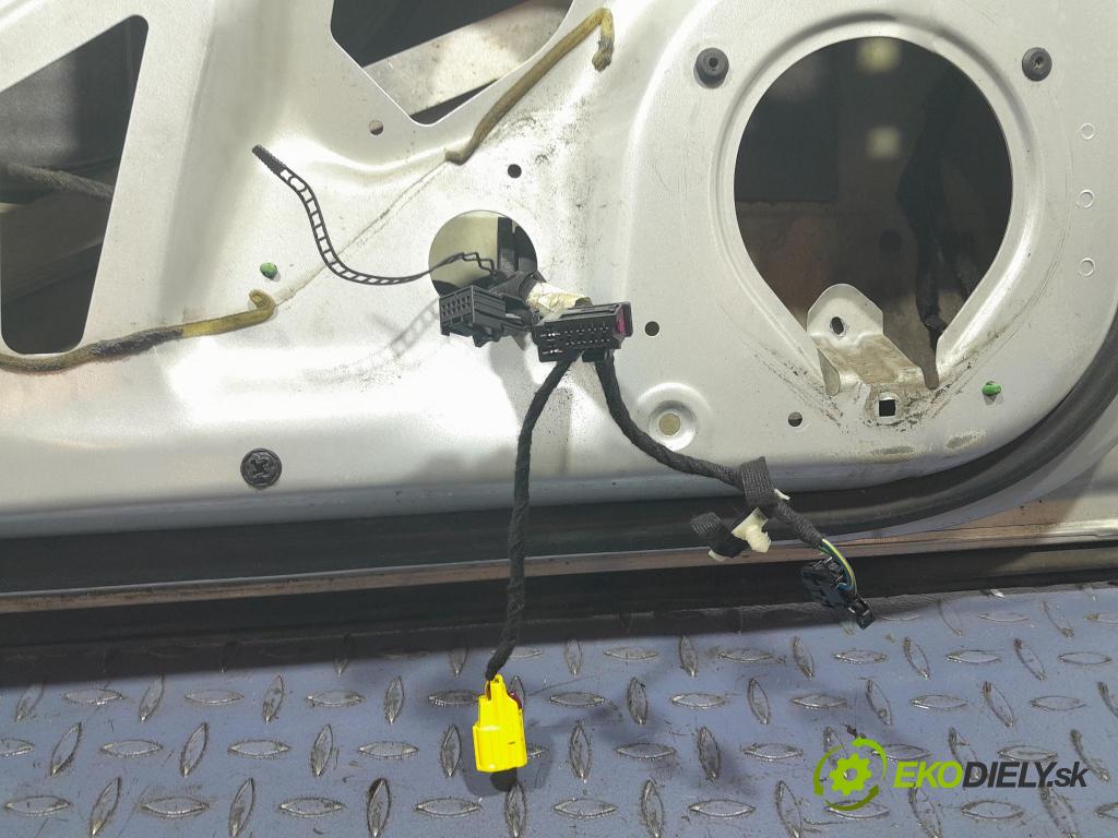 Audi A4 2007 dveře před Vlevo, odjet: 