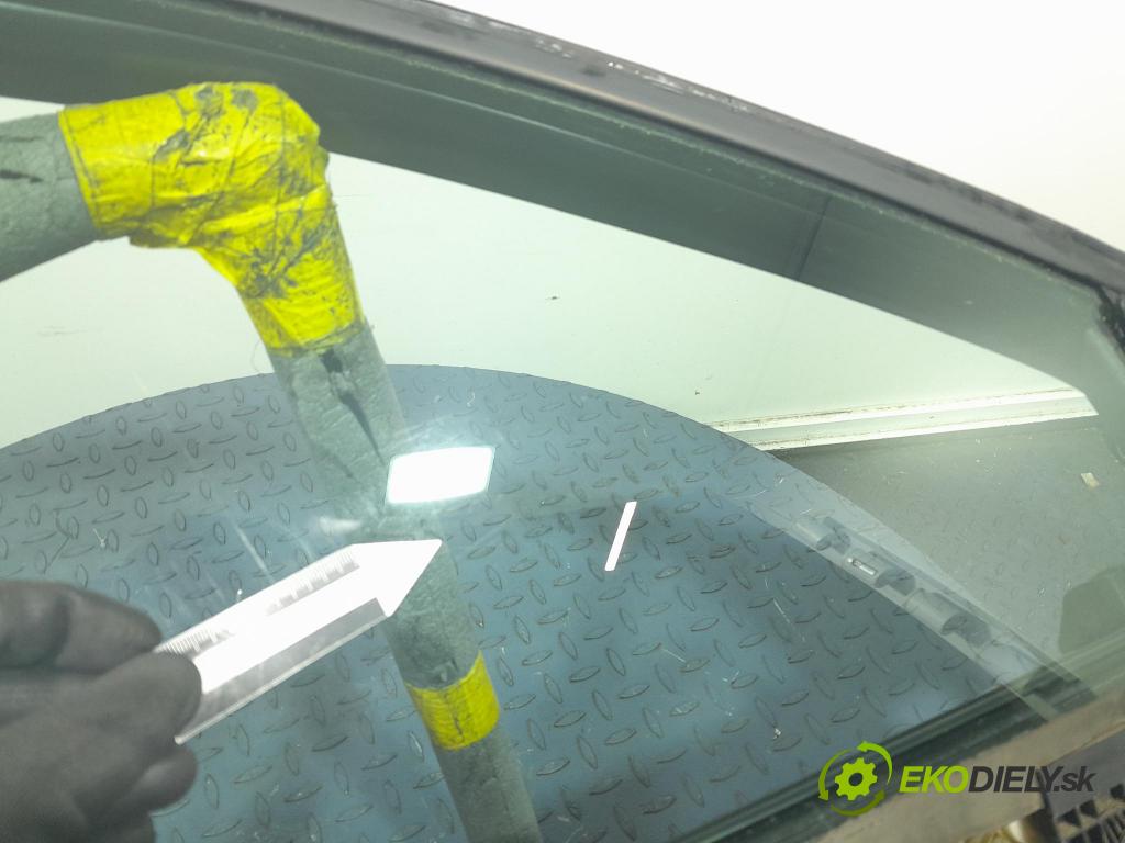 Audi A4 2007 mechanismus stahování Sklenka: před v pravo: 8E0837630