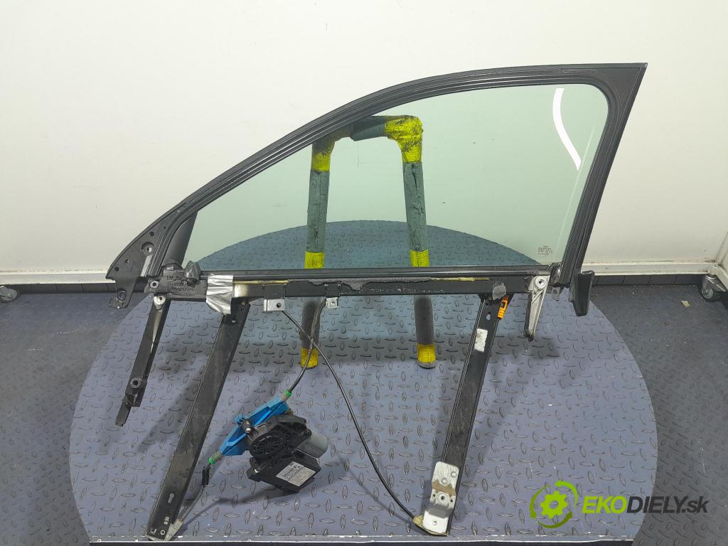 Audi A4 2007 mechanismus stahování Sklenka: před v pravo: 8E0837630