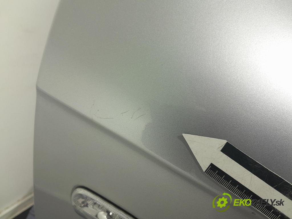 Audi A4 2007 blatník Predné v pravo: