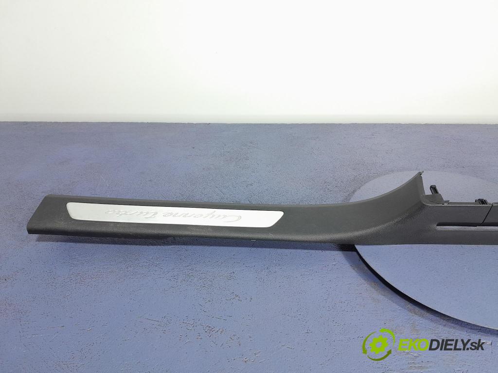 Porsche Cayenne 2019 kryt Plast: Interiéry: 760853846