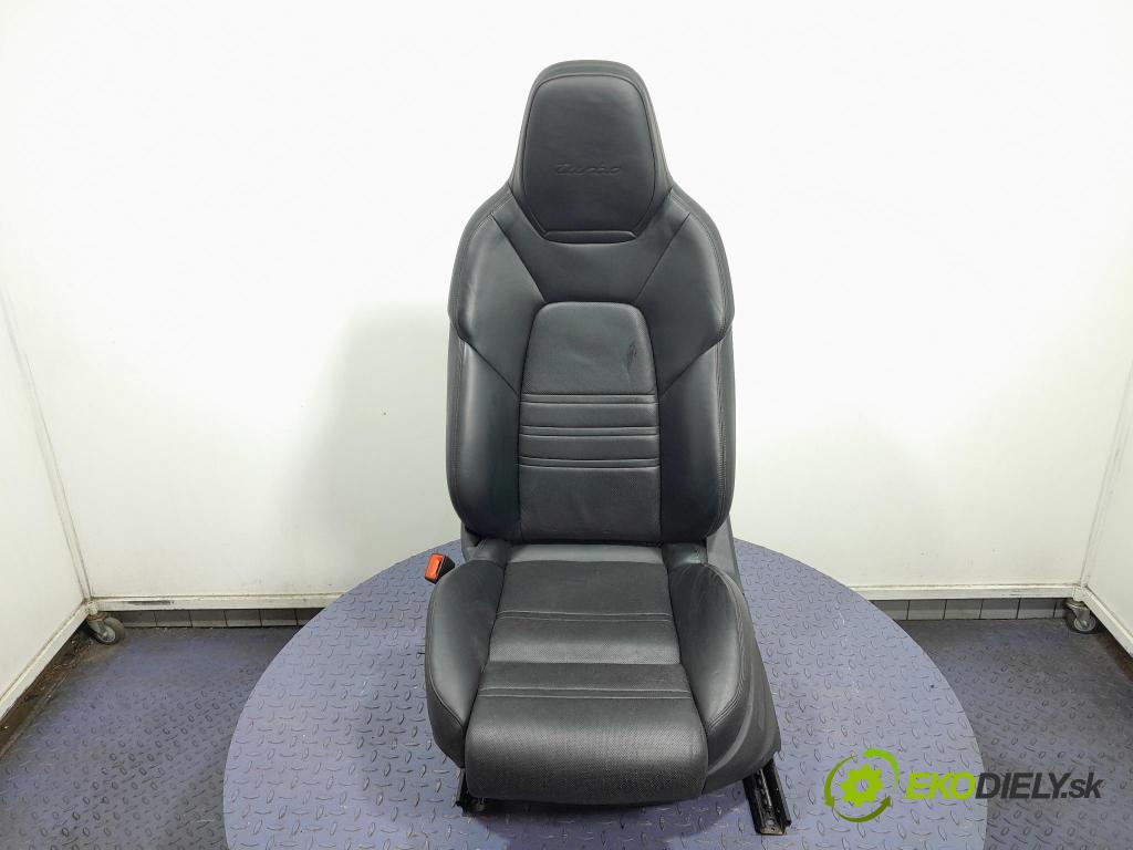 Porsche Cayenne 2019 Sedačka Ovládače: