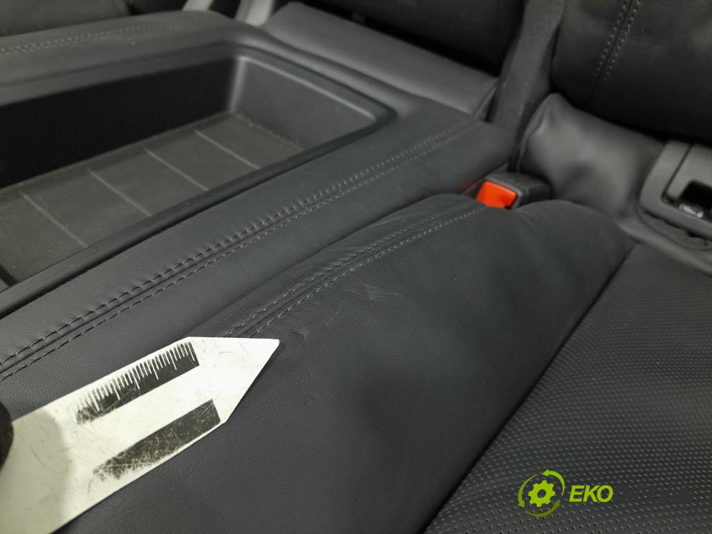 Porsche Cayenne 2019 Sedadlo zadní