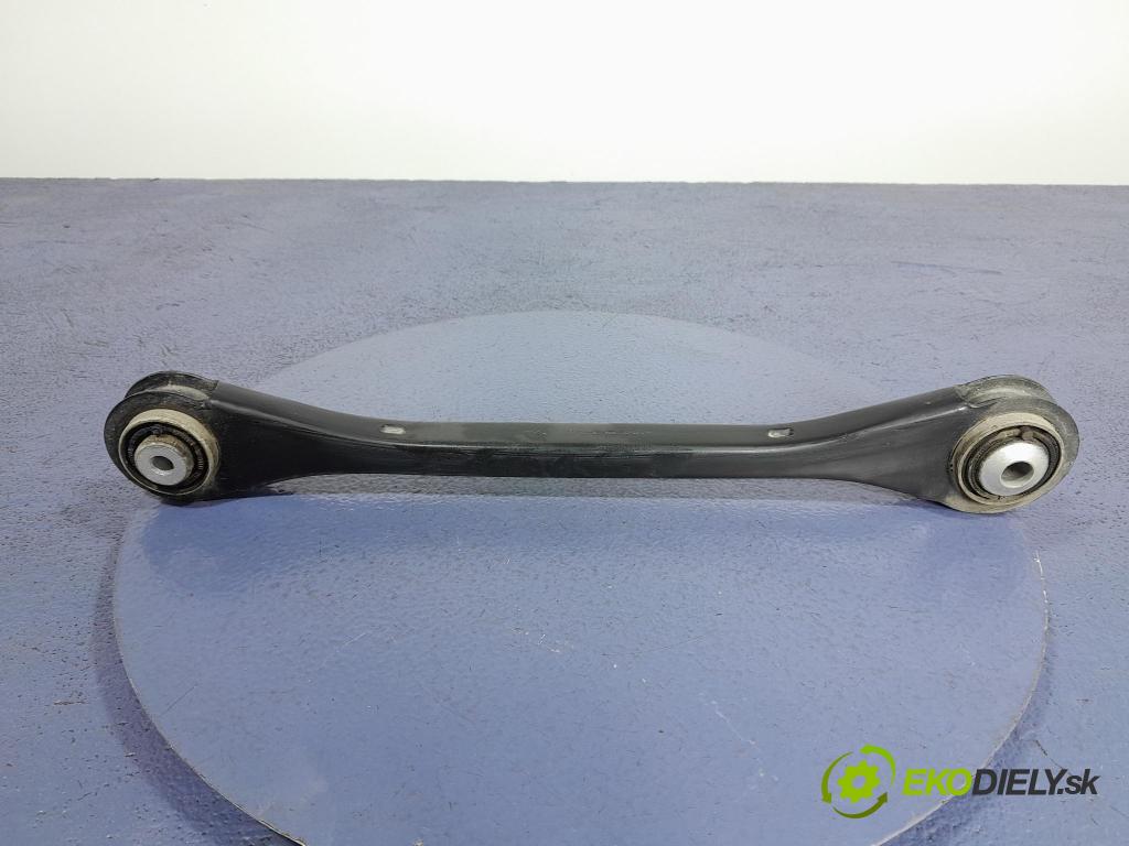 Porsche Cayenne 2019 zad v pravo: 4M0505292H