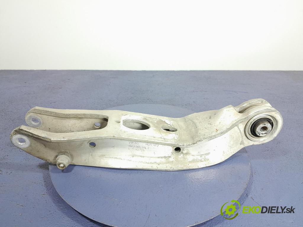 Porsche Cayenne 2019 zad v pravo: 4M0505311J