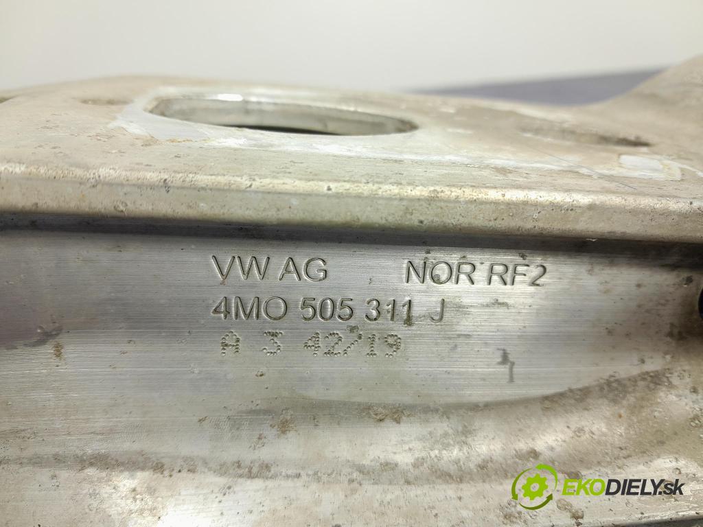 Porsche Cayenne 2019 zad v pravo: 4M0505311J