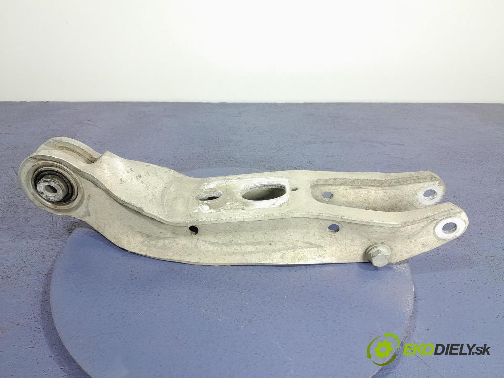 Porsche Cayenne 2019 zad v pravo: 4M0505311J