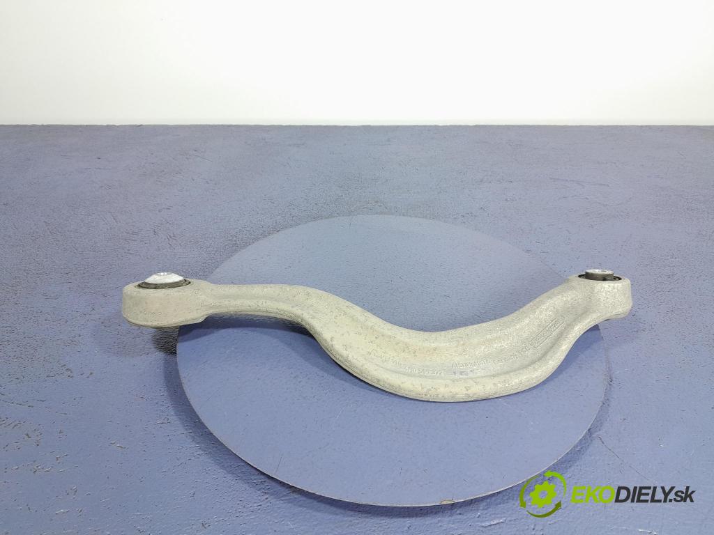 Porsche Cayenne 2019 zad v pravo: 4M0505372