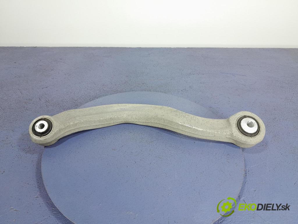 Porsche Cayenne 2019 zad v pravo: 4M0505372