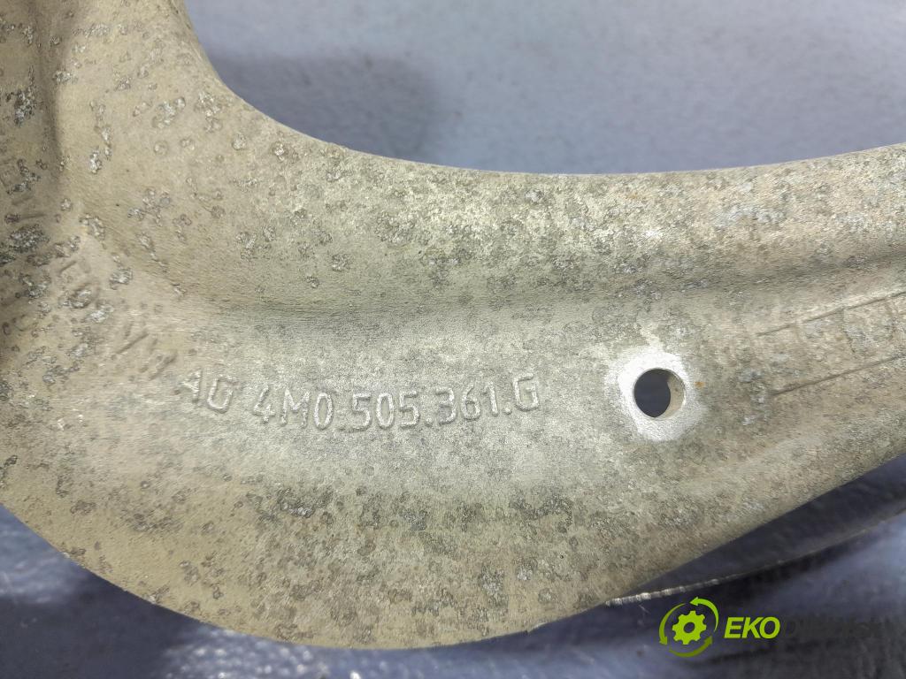 Porsche Cayenne 2019 zad v pravo: 4M0505361G