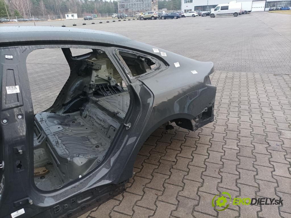 Bmw I4 0 blatnik Zad: Levý: