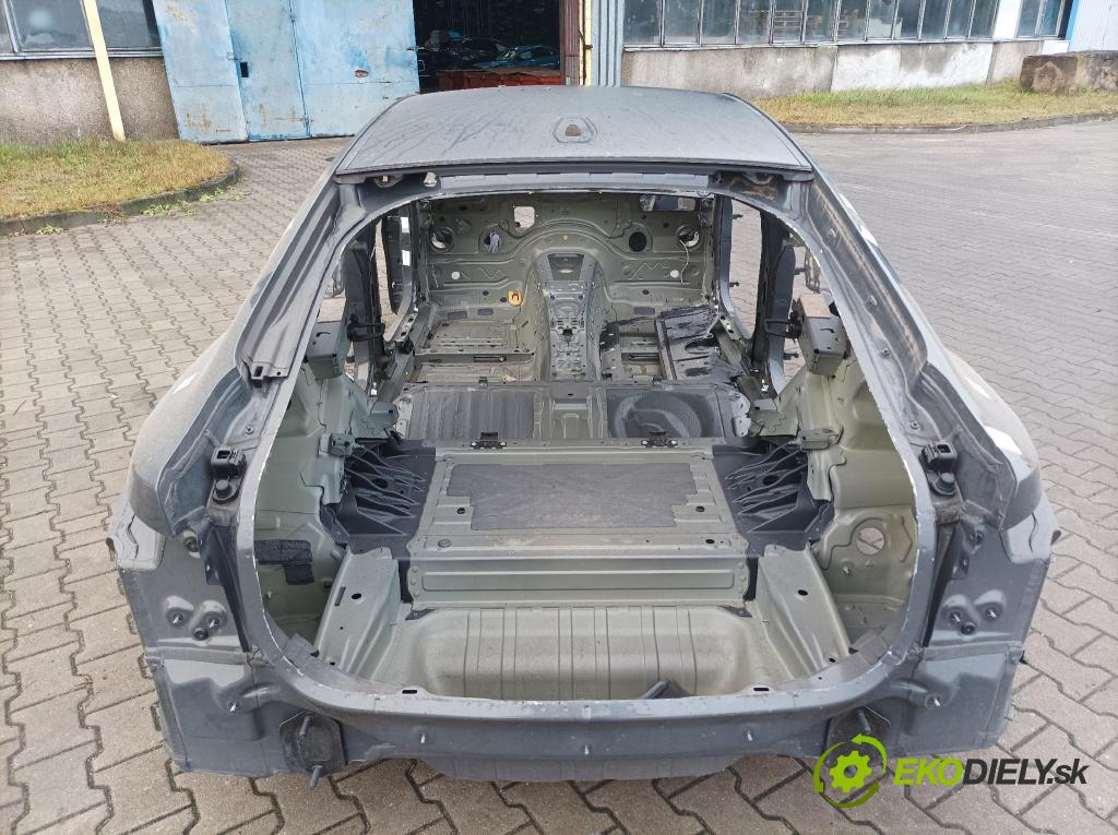 Bmw I4 0 blatnik Zad: Levý: