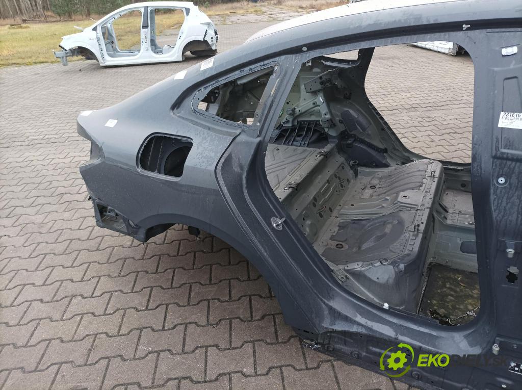 Bmw I4 0 blatnik Zad: v pravo: