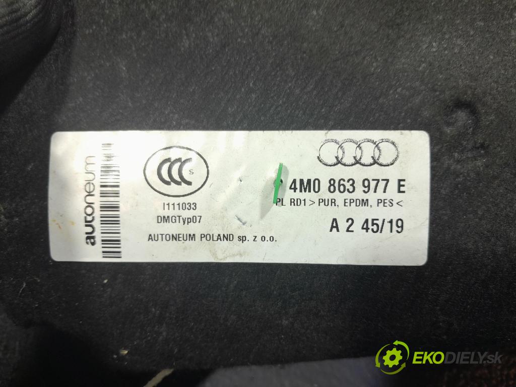 Porsche Cayenne 2019 zvuková izolace 4M0863977E