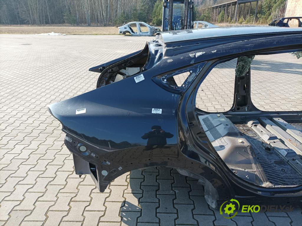 Ford Mustang mach-e 0 blatník zad v pravo: