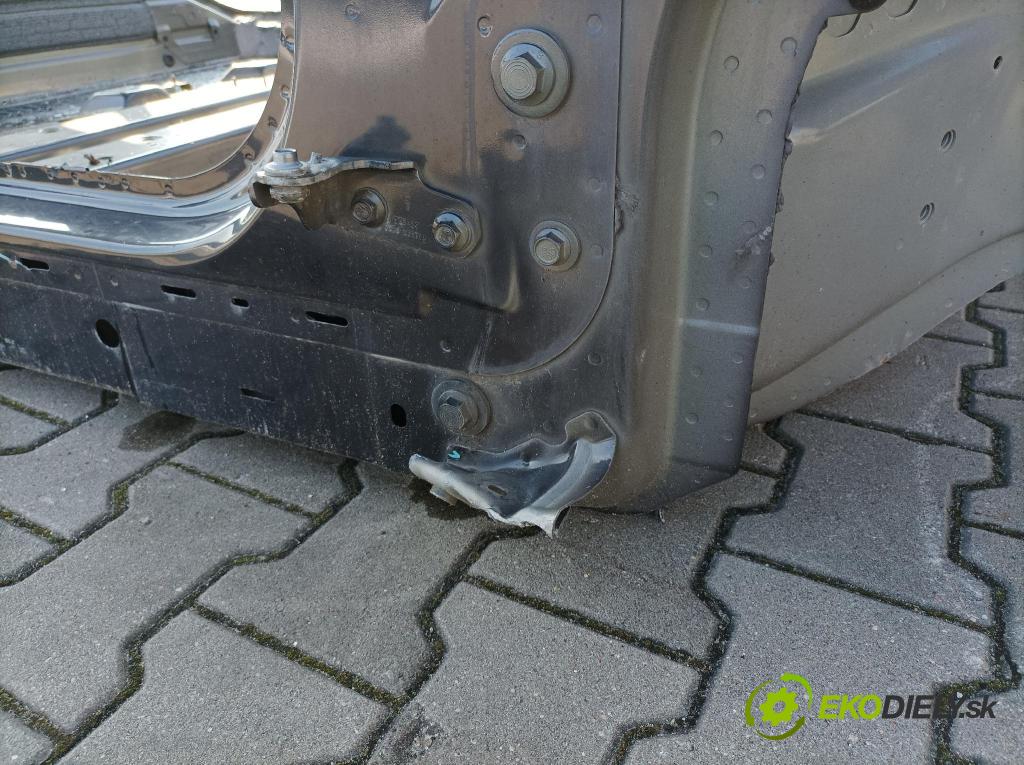 Ford Mustang mach-e 0 práh v pravo: 