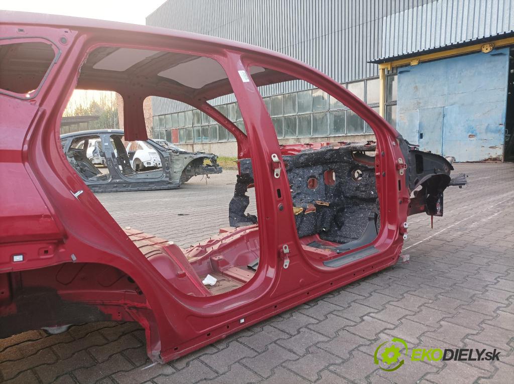 Hyundai Tucson 0 Práh: v pravo: 