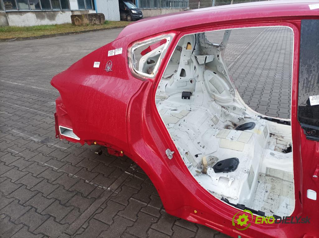 Maserati Levante 0 blatník zad v pravo: