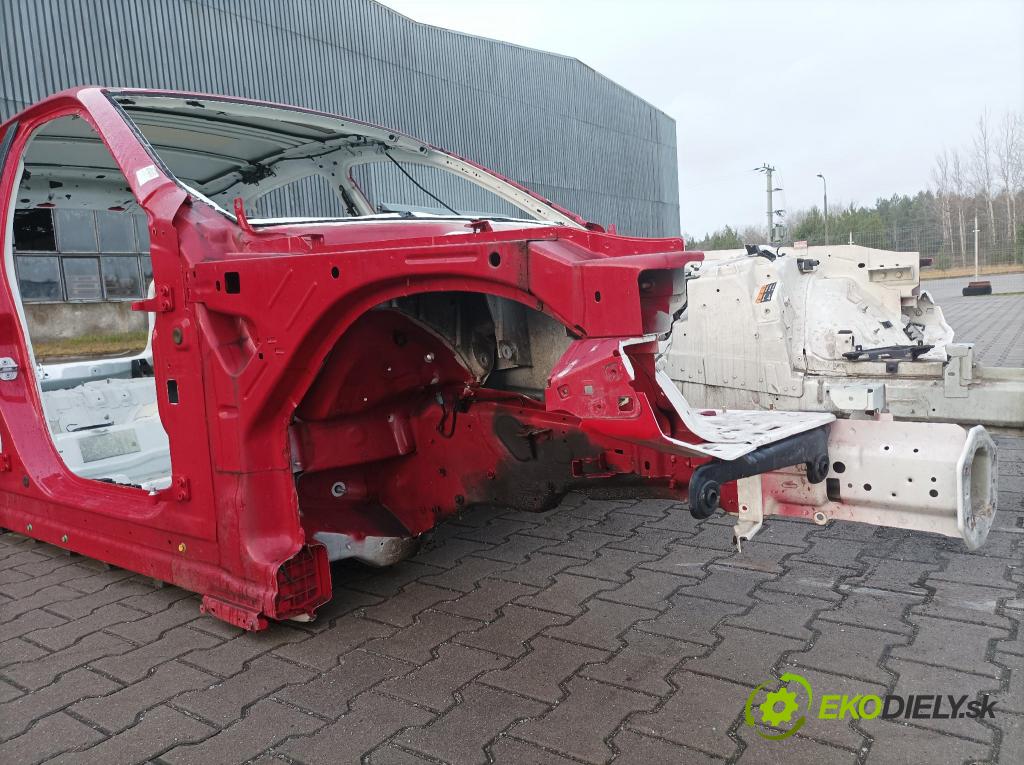 Maserati Levante 0 štvrťka Prava: