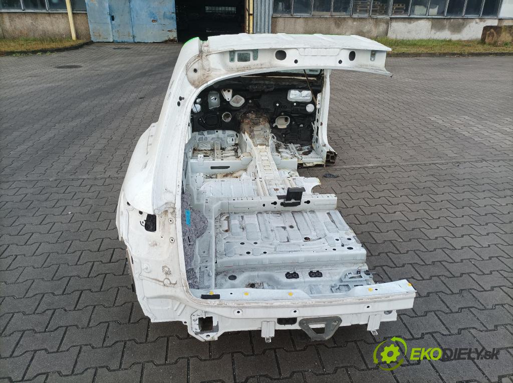 Mercedes GLC-Klasa 0 blatník zad Vľavo: