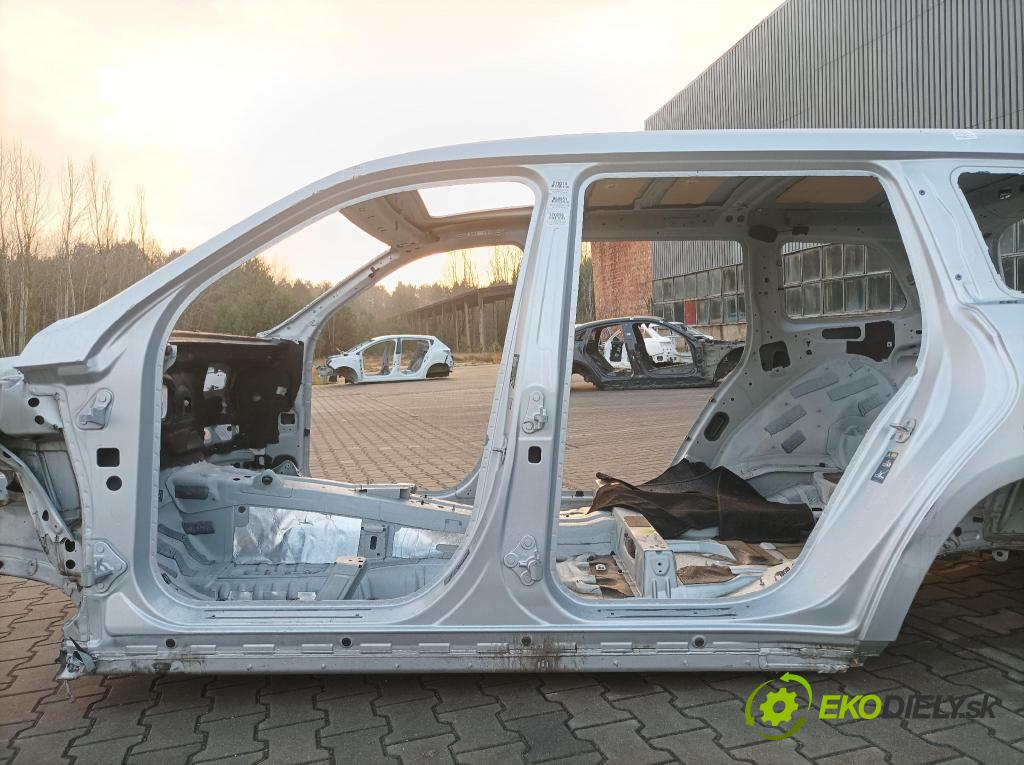 Mercedes GLS-Klasa 0 Práh: Vľavo: