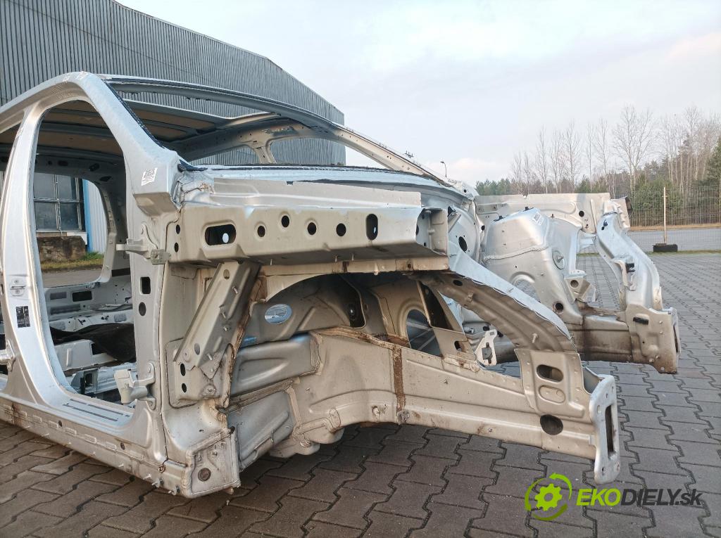 Mercedes GLS-Klasa 0 štvrťka Prava: