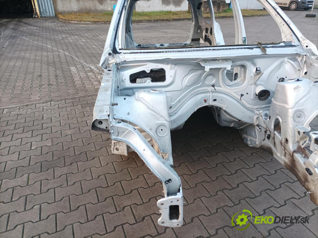Mercedes GLS-Klasa 0 štvrťka Prava: