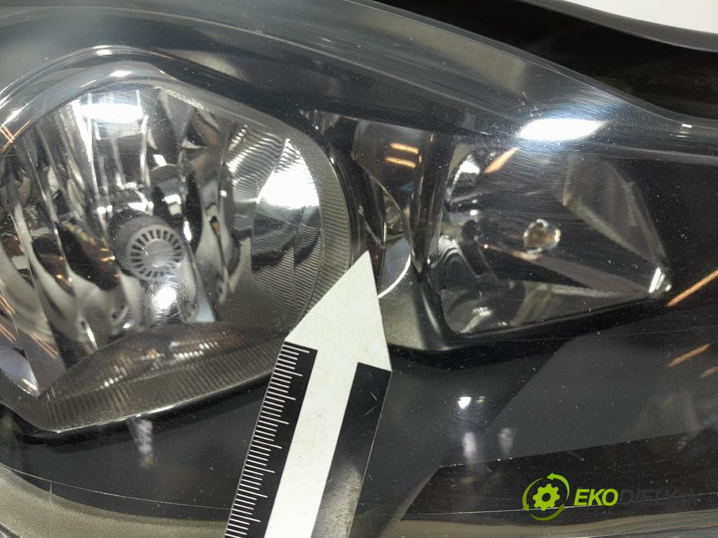 Mercedes C-klasa 2011 světlo v pravo: A2048209659