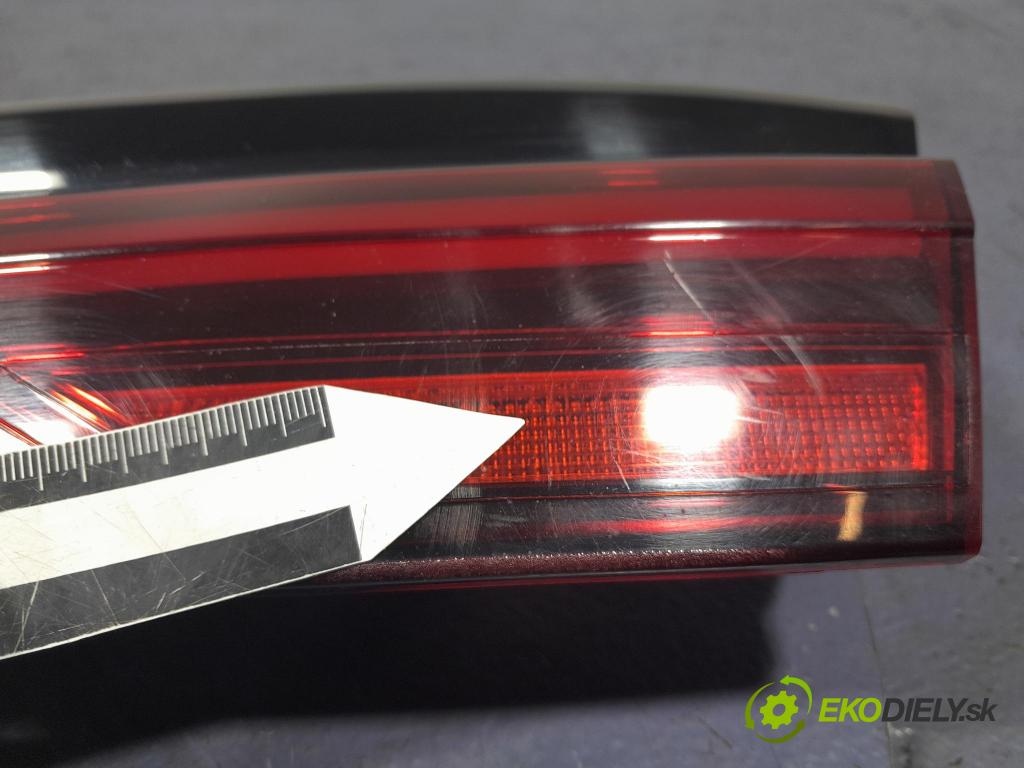 Bmw Seria 2 2020 svetlo / reflektor zad Prava: Vnútri: 7465470