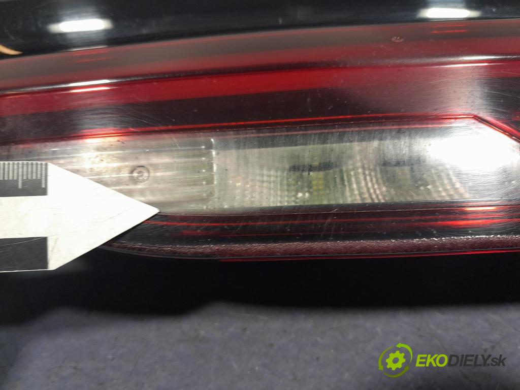 Bmw Seria 2 2020 svetlo / reflektor zad Prava: Vnútri: 7465470