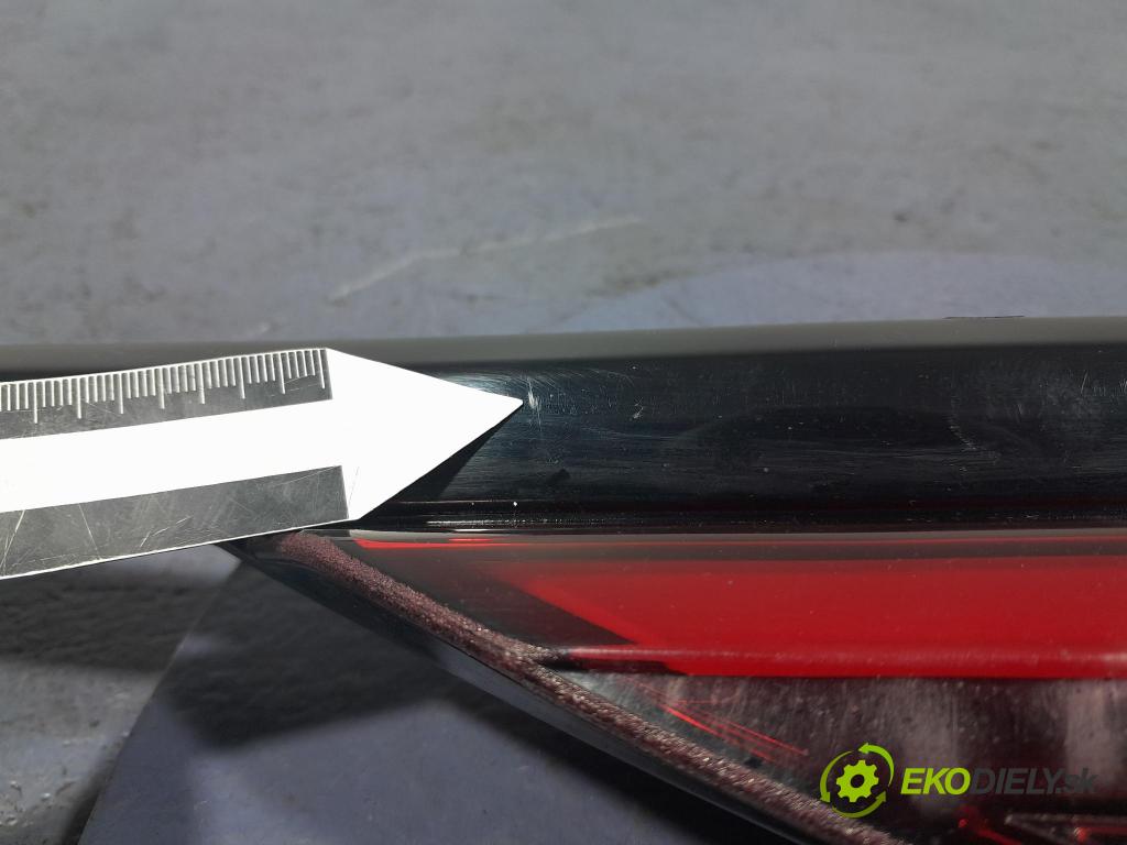 Bmw Seria 2 2020 svetlo / reflektor zad Prava: Vnútri: 7465470