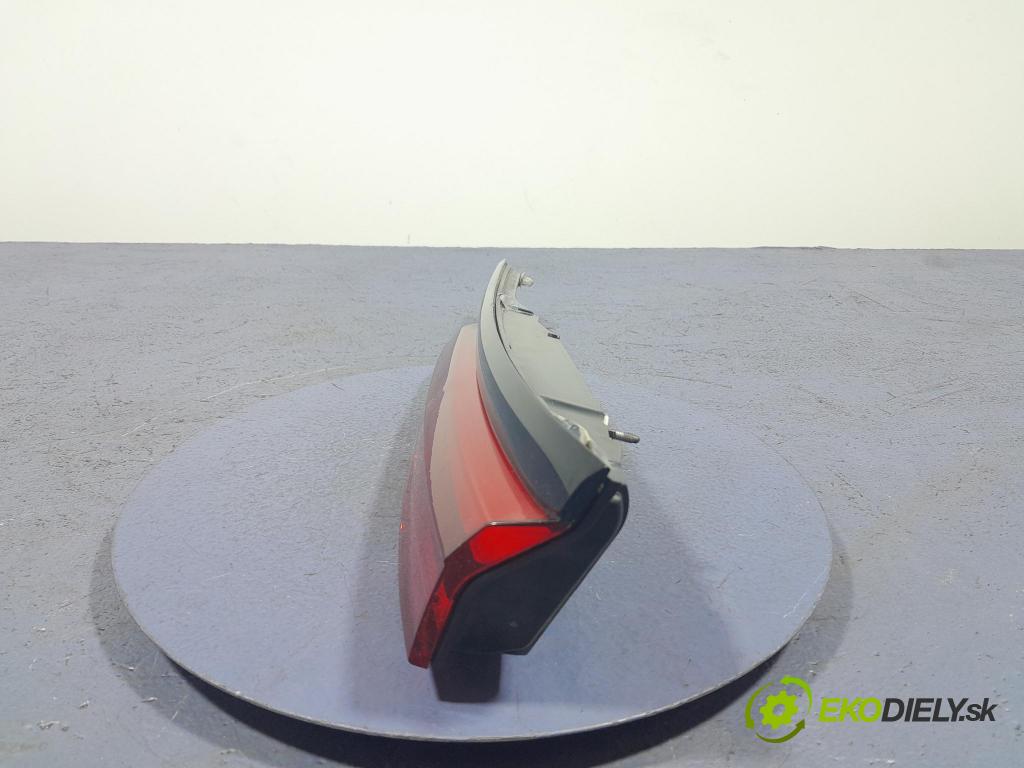 Bmw Seria 2 2020 svetlo / reflektor zad Prava: Vnútri: 7465470