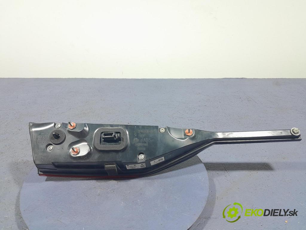 Bmw Seria 2 2020 svetlo / reflektor zad Prava: Vnútri: 7465470