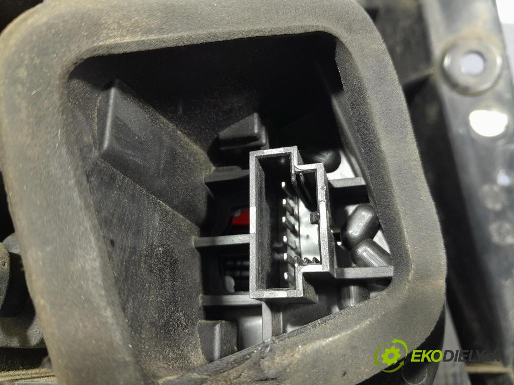 Skoda Fabia 2022 svetlo / reflektor zad Prava: Vonkajsia: 6V9945096